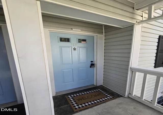 2nd image of 117 Kingsbury Dr, Chapel Hill, NC 27514 | MLS# 10188162
