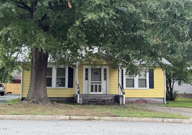 Photo 1 of Single family home for sale at 316 Atwater St, Burlington, NC 27215 | MLS# 10189575 | Listing updated on 2026-08-30