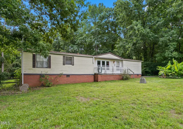Photo 3 of Manufactured home for sale at 535 Nc 100, Whitsett, NC 27377 | MLS# 10188194 | Listing updated on 2026-09-20