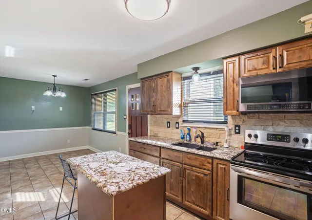 5th image of 2512 Sundial Cir, Durham, NC 27704 | MLS# 10188180