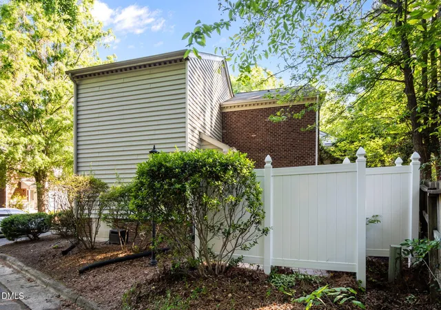 45th image of 109 Sully Ct, Chapel Hill, NC 27514 | MLS# 10188197