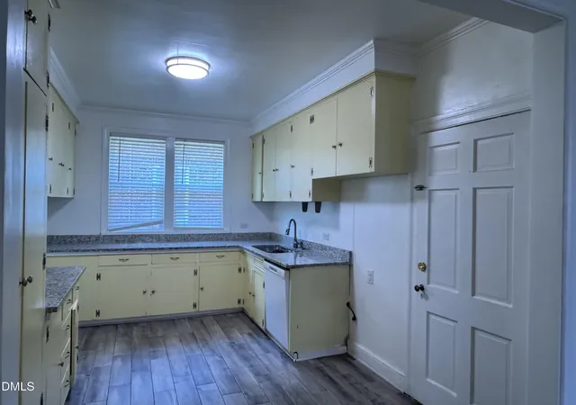 Photo 5 of House for sale at 265 Gholson Ave, Henderson, NC 27536 | MLS# 10188646 | Listing updated on 2026-08-31