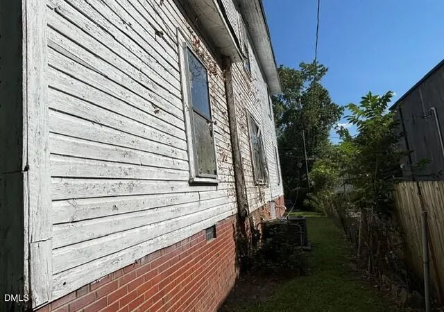 Photo 4 of Single family home for sale at 115 E Umstead St E, Durham, NC 27707 | MLS# 10188425 | Listing updated on 2026-08-25