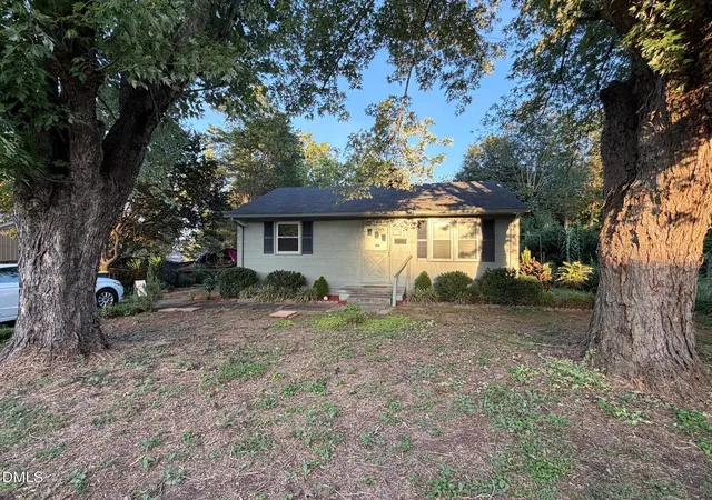Photo 2 of Sale Pending at 114 N Garden Ave, Siler City, NC 27344 | MLS# 10188928 | Listing updated on 2026-09-25
