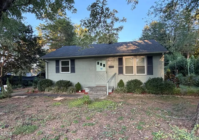 Photo 3 of Sale Pending at 114 N Garden Ave, Siler City, NC 27344 | MLS# 10188928 | Listing updated on 2026-09-25