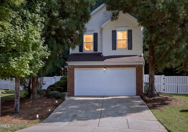 Photo 2 of Sale Pending at 304 Fountain Springs Rd, Holly Springs, NC 27540 | MLS# 10188469 | Listing updated on 2026-08-31