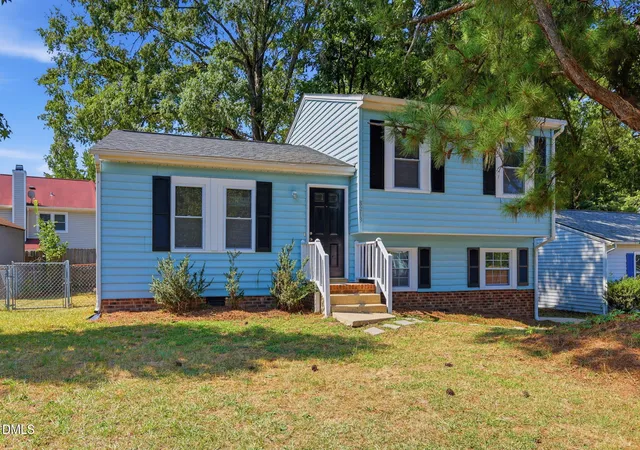 Photo 2 of Single family home for sale at 8213 Wynewood Ct, Raleigh, NC 27616 | MLS# 10188405 | Listing updated on 2026-09-17