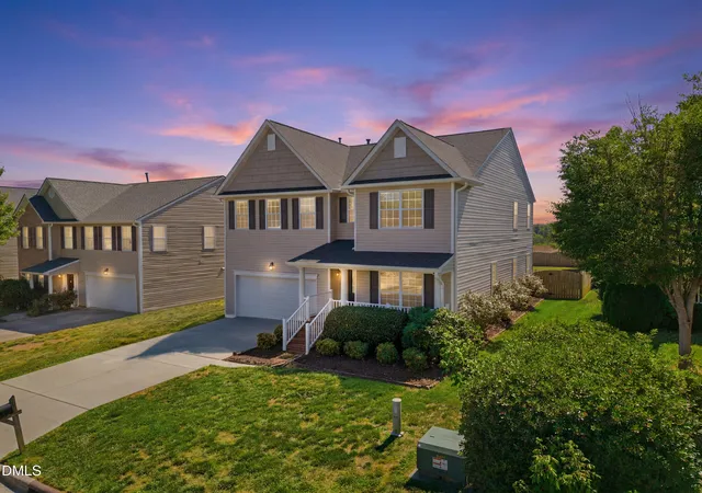 Photo 2 of Single family home for sale at 195 Creeks Edge Ct, Clemmons, NC 27012 | MLS# 10188332 | Listing updated on 2026-09-16