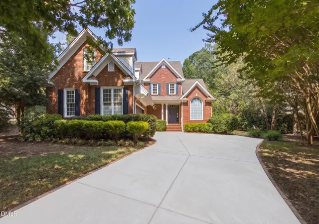 Photo 2 of Single family home for sale at 5412 Catmint Ct, Holly Springs, NC 27540 | MLS# 10188618 | Listing updated on 2026-09-10