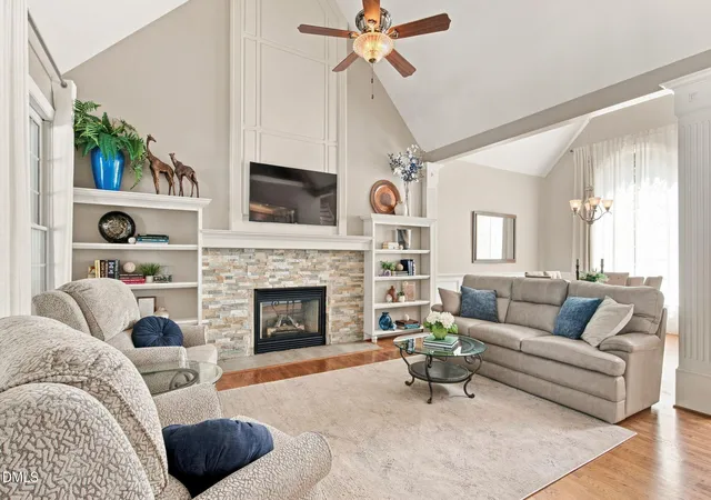 Photo 4 of Single family home for sale at 5412 Catmint Ct, Holly Springs, NC 27540 | MLS# 10188618 | Listing updated on 2026-09-10