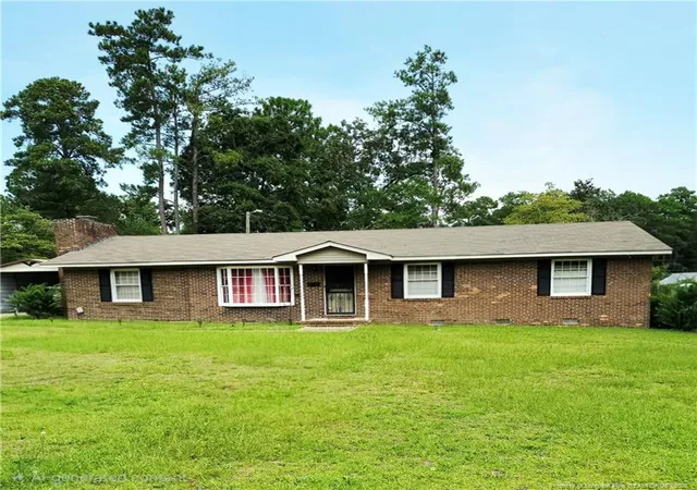 Photo 3 of Single family home for sale at 823 E Donaldson Ave, Raeford, NC 28376 | MLS# 768167 | Listing updated on 2026-09-05