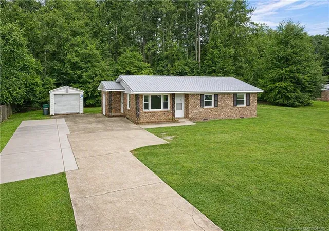 Photo 3 of Single family home for sale at 581 N Reilly Rd, Fayetteville, NC 28303 | MLS# 768197 | Listing updated on 2026-09-05