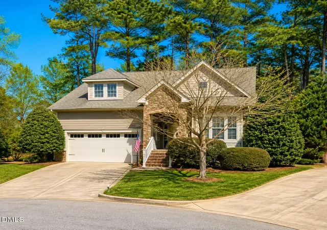 Photo 3 of Single family home for sale at 186 Briarfield Dr, Apex, NC 27502 | MLS# 10188552 | Listing updated on 2026-10-20