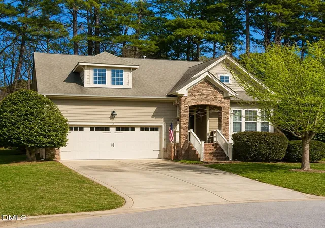 Photo 2 of Single family home for sale at 186 Briarfield Dr, Apex, NC 27502 | MLS# 10188552 | Listing updated on 2026-09-18
