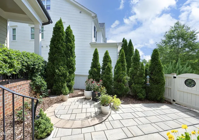 Photo 2 of Single family home for sale at 121 Ruskin Dr, Chapel Hill, NC 27516 | MLS# 10188337 | Listing updated on 2026-09-06