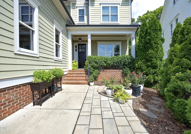 Photo 1 of Single family home for sale at 121 Ruskin Dr, Chapel Hill, NC 27516 | MLS# 10188337 | Listing updated on 2026-09-06