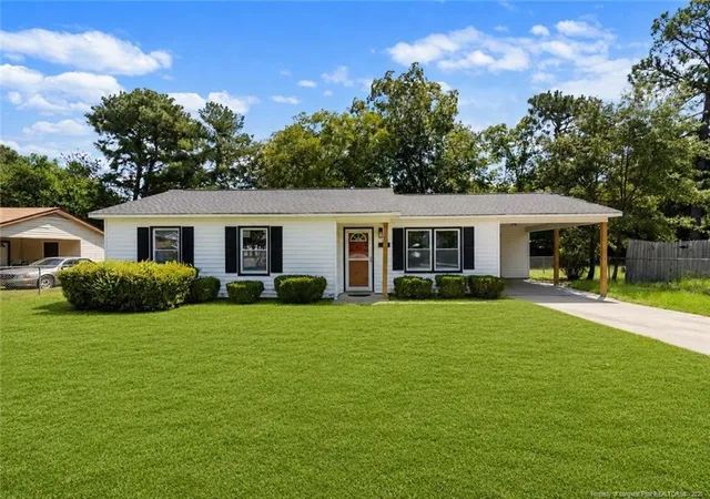 Photo 2 of Single family home for sale at 1719 Merry Oaks Dr, Fayetteville, NC 28304 | MLS# 767901 | Listing updated on 2026-09-08