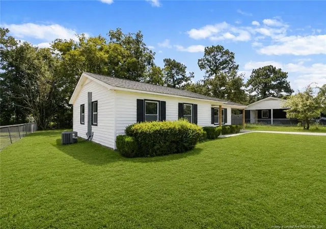 Photo 3 of Single family home for sale at 1719 Merry Oaks Dr, Fayetteville, NC 28304 | MLS# 767901 | Listing updated on 2026-09-08