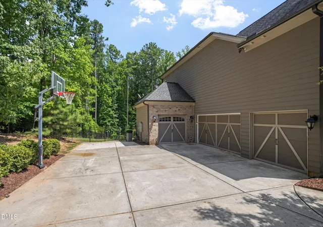 Photo 3 of Single family home for sale at 7304 Incline Dr, Wake Forest, NC 27587 | MLS# 10188696 | Listing updated on 2026-10-06