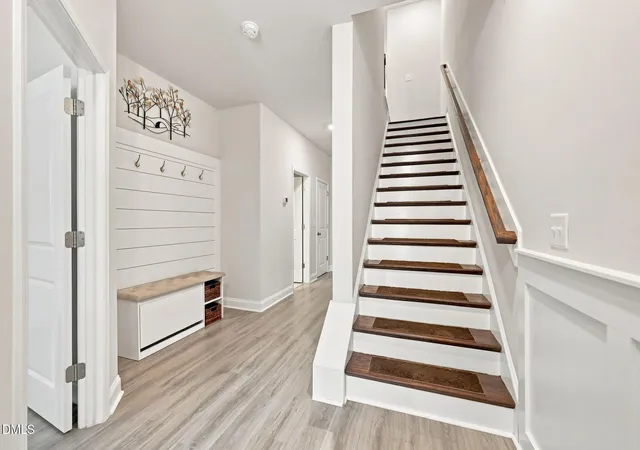 Photo 3 of Townhouse for sale at 622 Gateway Crossing Ln, Wake Forest, NC 27587 | MLS# 10189230 | Listing updated on 2026-10-08