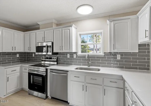 Photo 2 of Manufactured home for sale at 190 Pickett Cir, Vass, NC 28394 | MLS# 10189474 | Listing updated on 2026-08-28