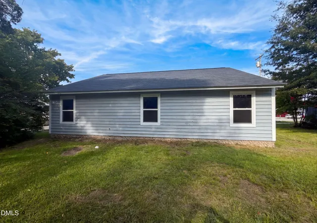 Photo 4 of Single family home for sale at 1549 Bingham Dr, Fayetteville, NC 28304 | MLS# 10188352 | Listing updated on 2026-10-29