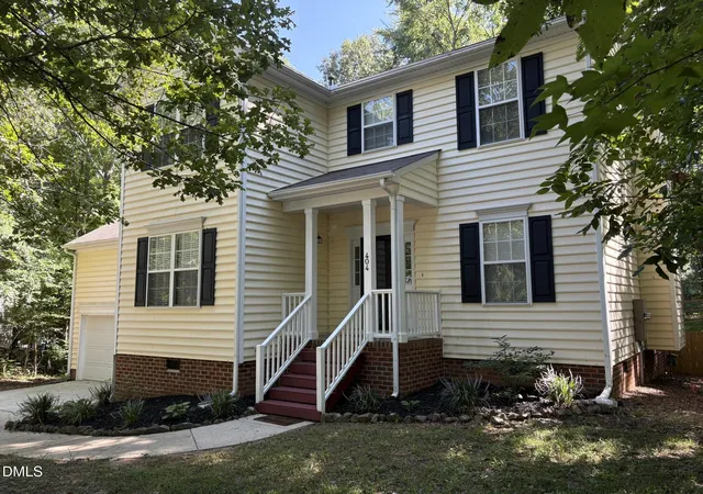 Photo 1 of Single family home for sale at 404 Patriot Pl, Hillsborough, NC 27278 | MLS# 10188653 | Listing updated on 2026-09-06
