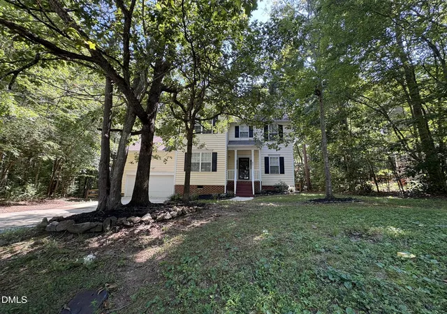 Photo 3 of Single family home for sale at 404 Patriot Pl, Hillsborough, NC 27278 | MLS# 10188653 | Listing updated on 2026-09-06