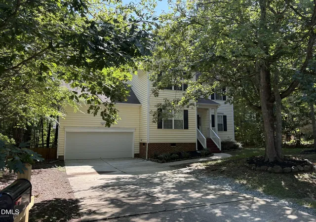 Photo 4 of Single family home for sale at 404 Patriot Pl, Hillsborough, NC 27278 | MLS# 10188653 | Listing updated on 2026-09-06