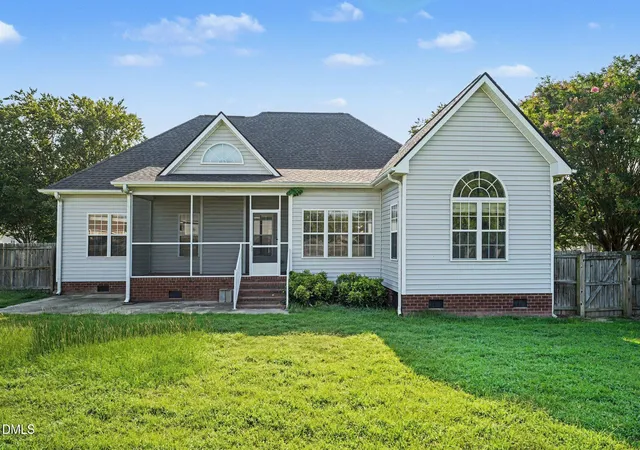 Photo 4 of Single family home for sale at 211 Prior Ln, Pikeville, NC 27863 | MLS# 10188372 | Listing updated on 2026-09-10