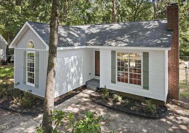 Photo 3 of Single family home for sale at 5109 Briarwood Dr, Sanford, NC 27332 | MLS# 10188589 | Listing updated on 2026-09-20