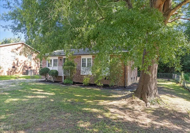 Photo 4 of Single family home for sale at 817 Waring St, Durham, NC 27704 | MLS# 10188427 | Listing updated on 2026-08-25