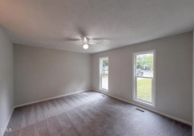 Photo 3 of Single family home for sale at 909 Axis Cir, Hope Mills, NC 28348 | MLS# 10189029 | Listing updated on 2026-09-03
