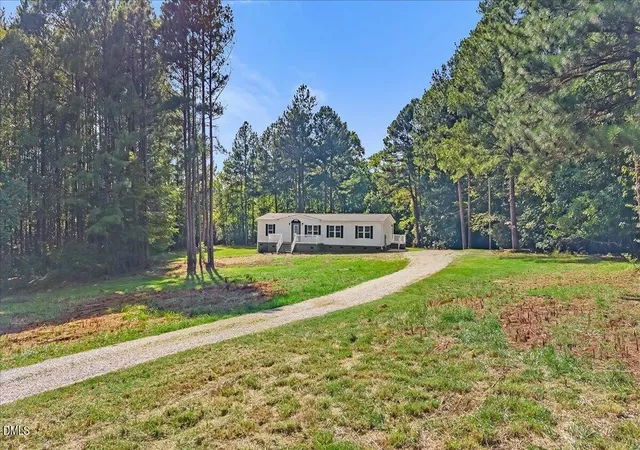 Photo 2 of Single family home for sale at 424 Bowman Ln, Henderson, NC 27537 | MLS# 10188811 | Listing updated on 2026-08-27