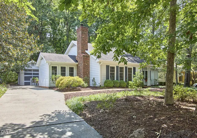 Photo 3 of Sale Pending at 6914 Falconbridge Rd, Chapel Hill, NC 27517 | MLS# 10188729 | Listing updated on 2026-08-31