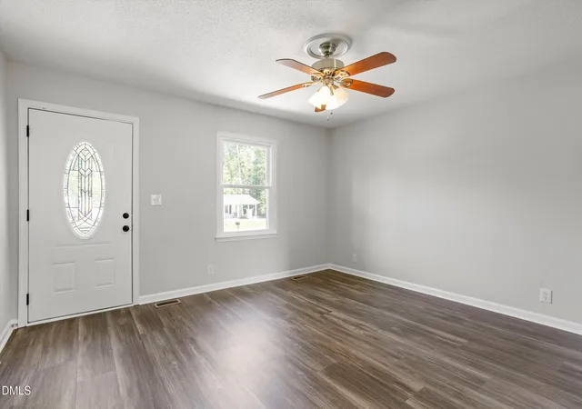 Photo 4 of Single family home for sale at 40 Lester St, Angier, NC 27501 | MLS# 10189186 | Listing updated on 2026-08-28