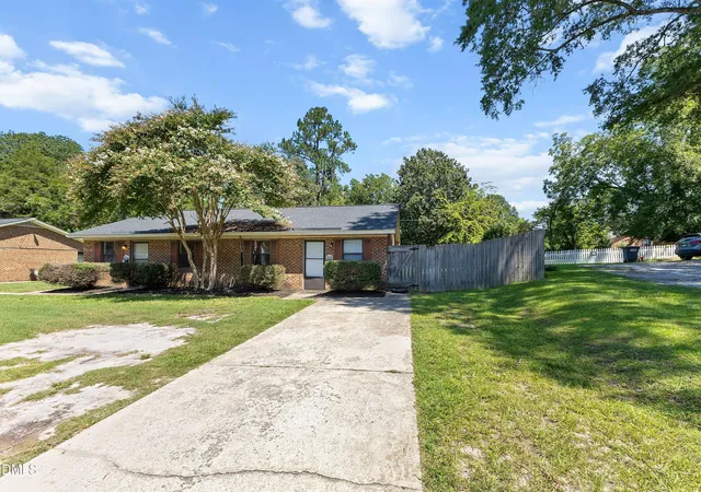 Listing Photo 4 - Condo for sale in building located at 800 W Anderson St, Selma, NC 27576 - Unit #802
