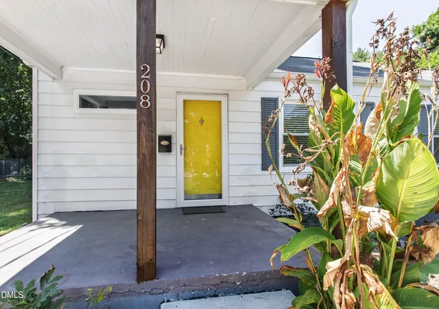 Photo 4 of Single family home for sale at 208 Myers Ave, Raleigh, NC 27604 | MLS# 10188875 | Listing updated on 2026-08-28