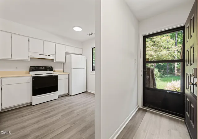 Listing Photo 4 - Condo for sale in building located at 201 Estes Dr, Carrboro, NC 27510 - Unit #C