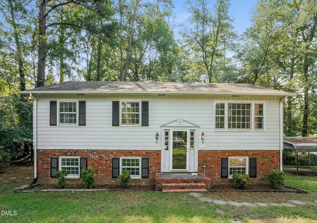 Photo 1 of Single family home for sale at 1531 Hamlett Dr, Henderson, NC 27536 | MLS# 10188477 | Listing updated on 2026-09-03