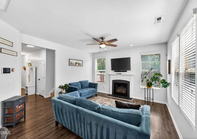Photo 2 of Sale Pending at 410 Chestnut Oak Pl, Durham, NC 27704 | MLS# 10188815 | Listing updated on 2026-09-07