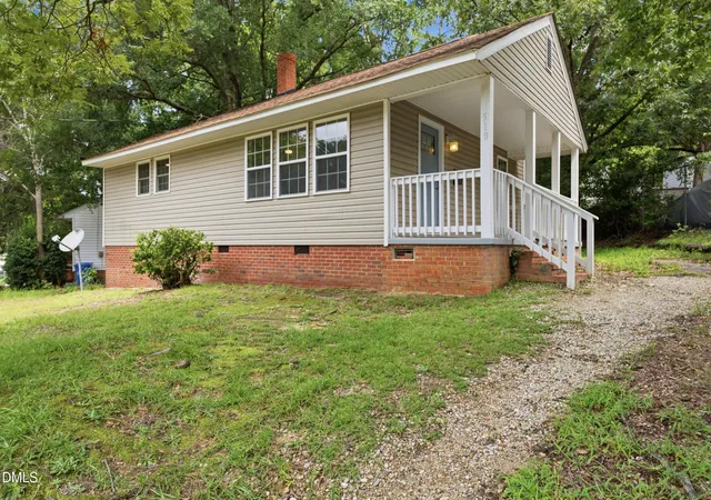 Photo 2 of Single family home for sale at 510 Ijams St, Fayetteville, NC 28301 | MLS# 10188512 | Listing updated on 2026-08-25