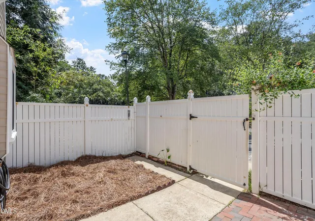 Listing Photo 4 - Condo for sale in building located at 7404 Sandy Creek Dr, Raleigh, NC 27615