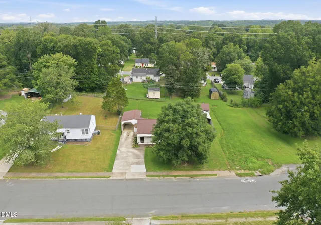 Photo 3 of Sale Pending at 2220 Mckinney St, Burlington, NC 27217 | MLS# 10189222 | Listing updated on 2026-09-11
