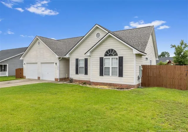 Photo 4 of Single family home for sale at 172 Walden Green Dr, Raeford, NC 28376 | MLS# 768206 | Listing updated on 2026-08-25