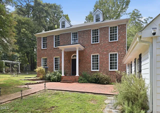 Photo 1 of Single family home for sale at 304 Kite Dr, Fuquay Varina, NC 27526 | MLS# 10189309 | Listing updated on 2026-09-16