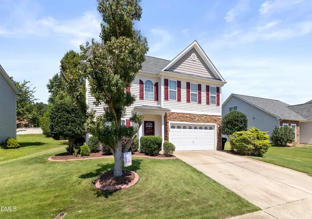 Photo 3 of Single family home for sale at 120 Killington Dr, Clayton, NC 27520 | MLS# 10188824 | Listing updated on 2026-09-18