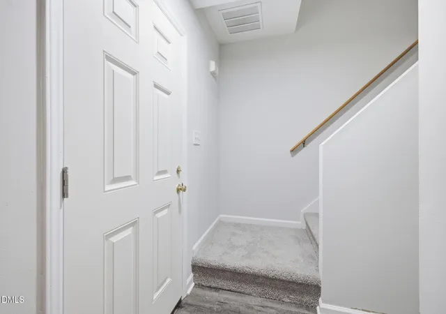 Photo 4 of House for sale at 1109 Timber Dr, Garner, NC 27529 | MLS# 10188602 | Listing updated on 2026-10-01