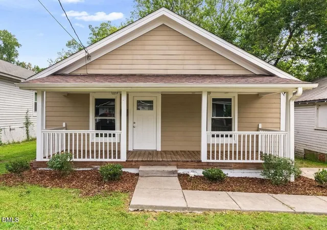 Photo 1 of Single family home for sale at 1404 Manteo St, Durham, NC 27701 | MLS# 10189495 | Listing updated on 2026-08-29