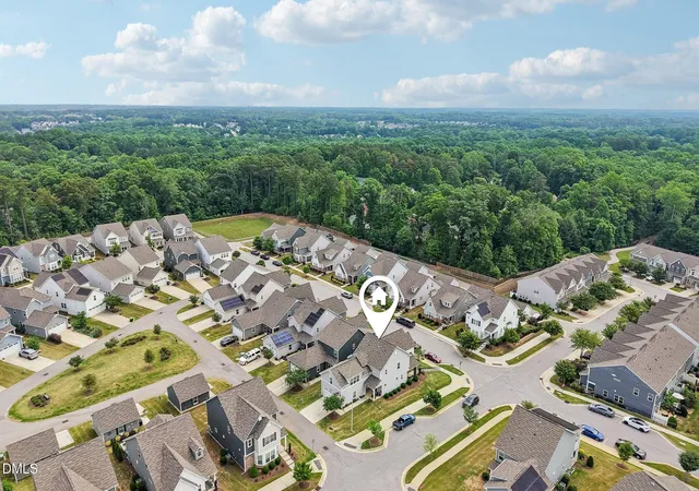 Photo 4 of Single family home for sale at 124 Daisy Grove Ln, Holly Springs, NC 27540 | MLS# 10188608 | Listing updated on 2026-10-01